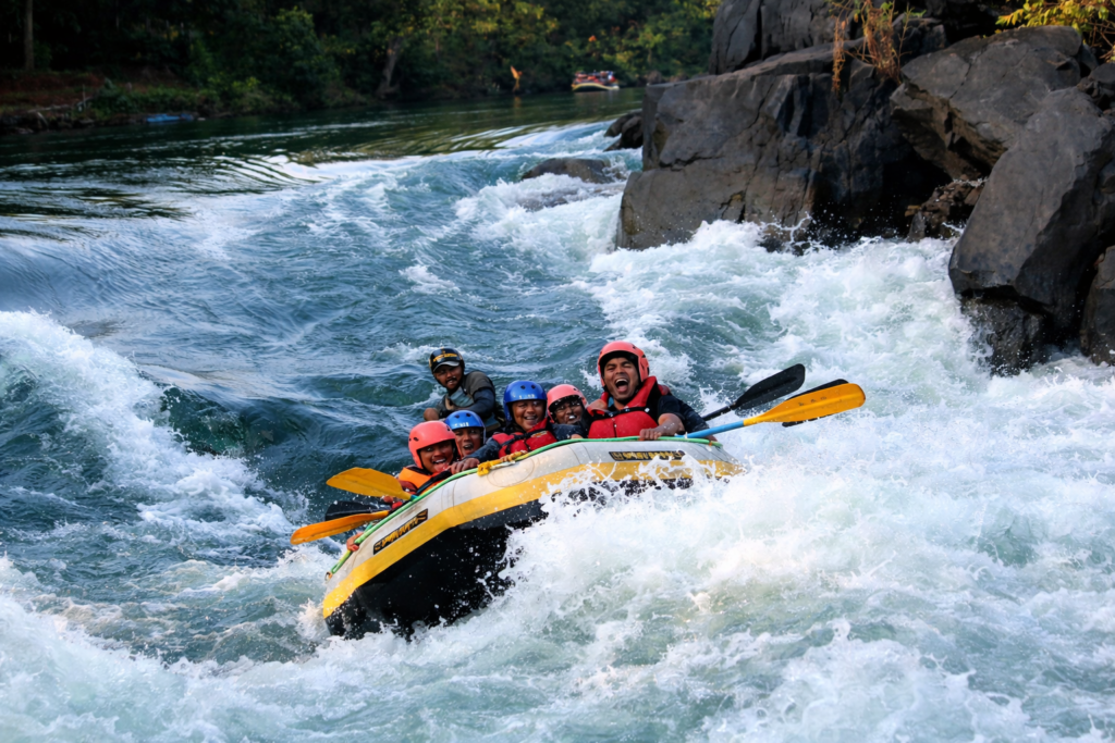 White-water-rafting-adventure-through-rapids-experiences-in-uttarakhand